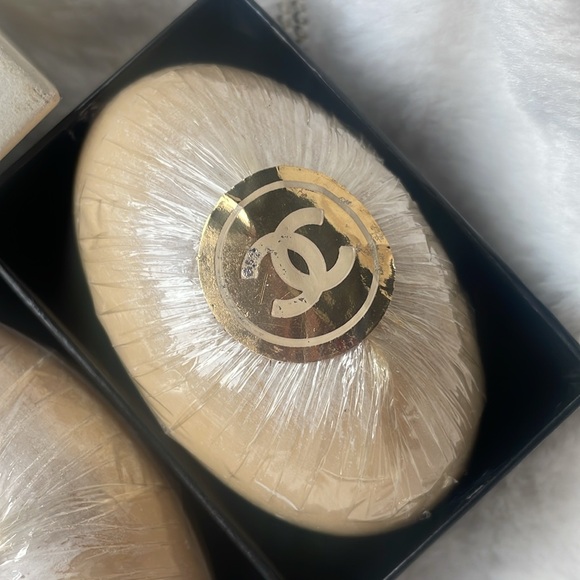 SOLD e CHANEL Soap Bars 2x Sealed with CC sticker oval fragrance soaps - Picture 8 of 10